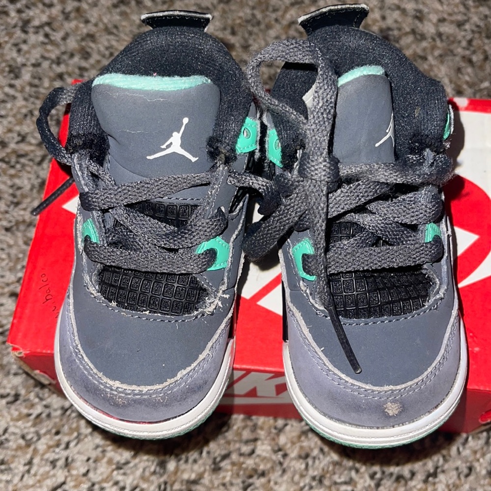 Jordan’s size 4C